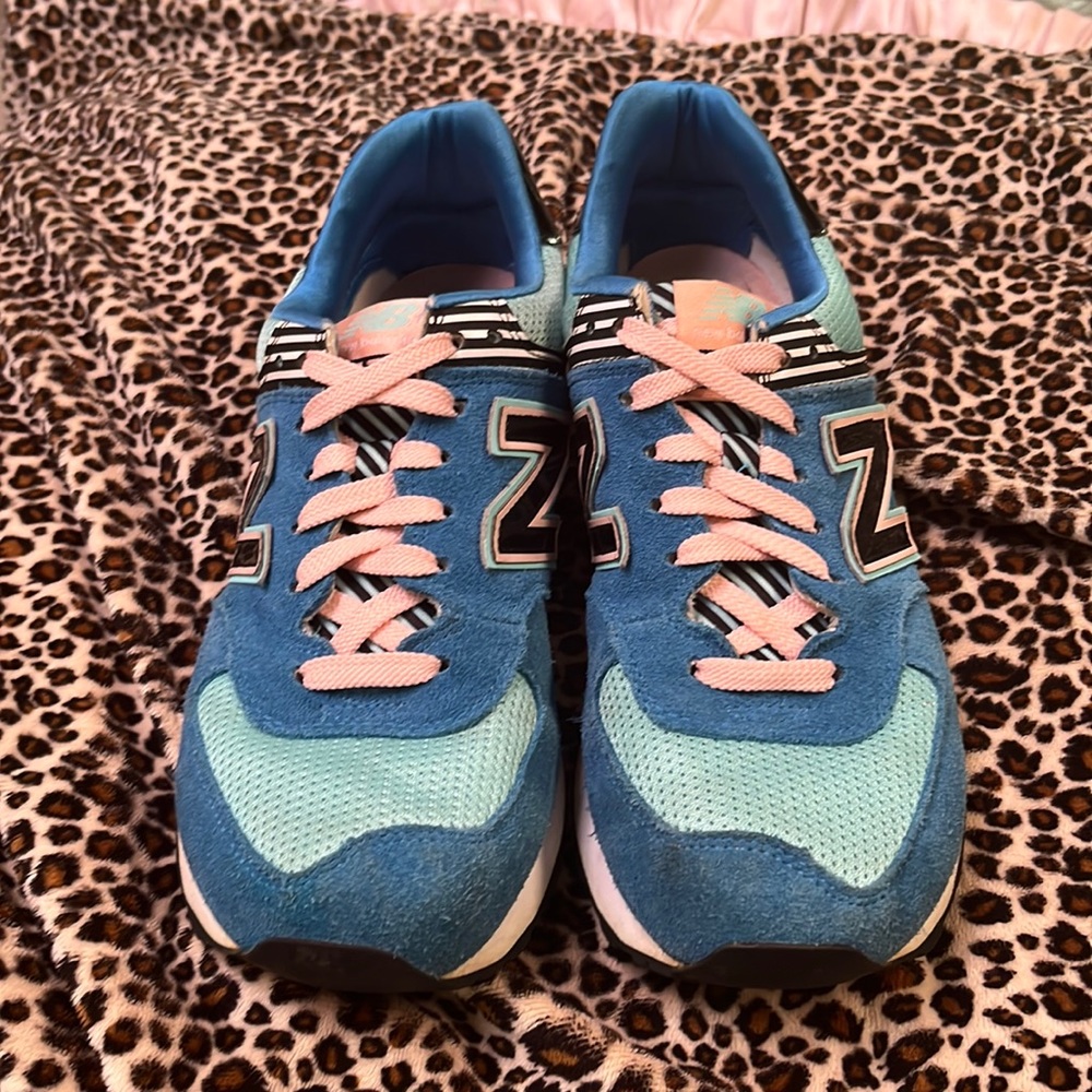 Women’s New Balance 574’s. Size 10. Rare Color Combo